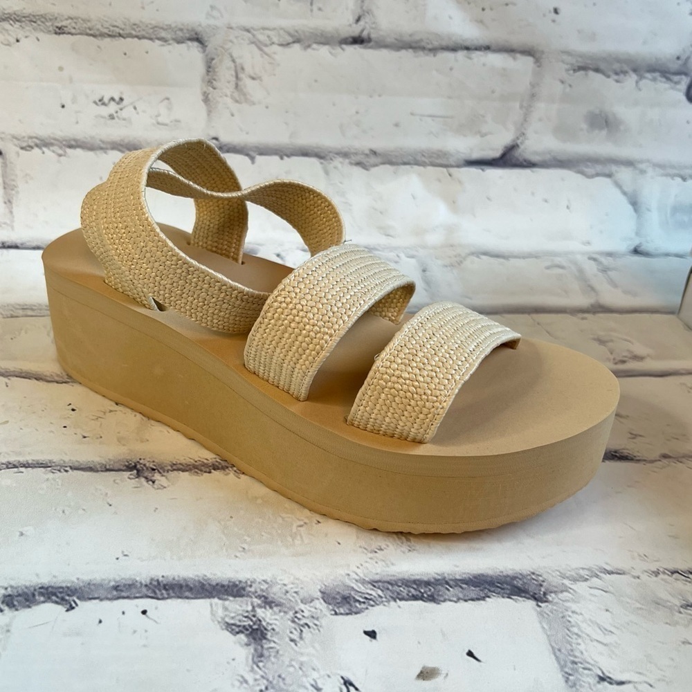 NWT XOXO woman’s Bill foam platform with stretch woven straps size 8.5 - Picture 4 of 11